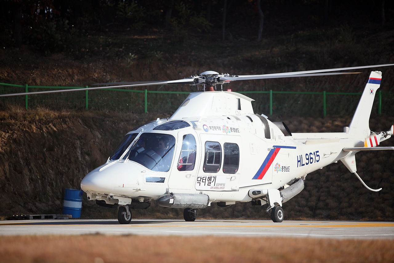 一架载有10人的小型飞机在巴西坠毁，伤亡情况不明